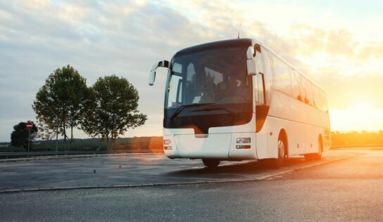 Autocares Piquer renueva la movilidad con servicios de alquiler de autobuses en Huesca diversificados