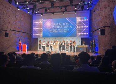 Formación Universitaria es nombrada Empresa del Año en los Premios Empresa Social 2024