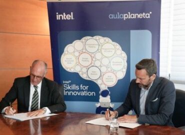 Intel y Aulaplaneta impulsarán la competencia digital de los docentes españoles