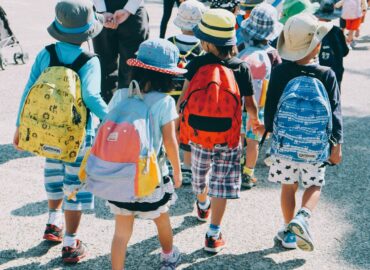 La Fundación Jiménez Díaz resalta la importancia del material escolar en la salud postural infantil