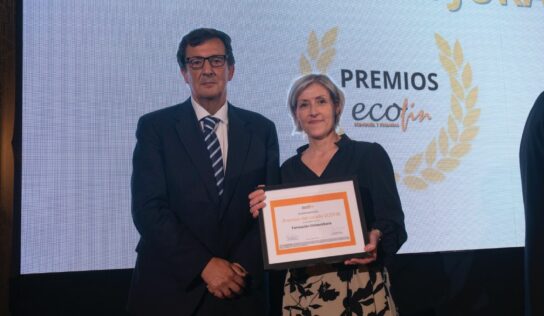 El Foro ECOFIN otorga a Formación Universitaria el Premio del Jurado 2024 en la categoría de Centros de Formación