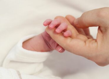 Juan Céspedes, jefe del Servicio de Ginecología y Obstetricia de Policlínica Gipuzkoa: «Las mujeres buscan un parto seguro, con un plan de parto personalizado, y valoran la privacidad y el confort durante su ingreso»