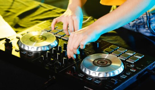 PRIXMAPRO ofrece consejos para elegir el DJ perfecto para cualquier evento