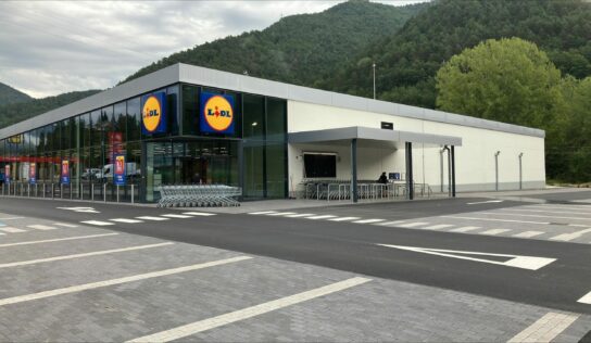 Lidl impulsa la economía catalana: 1.400 millones de euros al PIB y 28.000 puestos de trabajo, según PwC