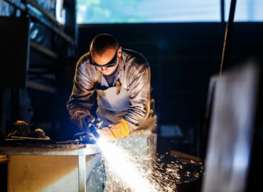 La solución de Solvik Iron Solution para cubrir demandas temporales: personal especializado en trabajos metálicos