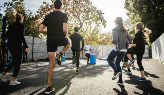 Quirón Prevención recuerda la importancia del calentamiento en días fríos para evitar lesiones