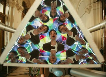 SpecialGuestX impulsa la magia tecnológica detrás de «Love», el nuevo videoclip de OK Go
