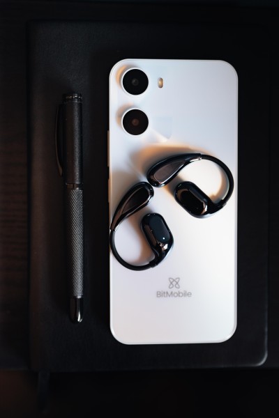 El teléfono Blockchain Phēnix X de BitMobile destaca en Zambia con una gran campaña de marketing