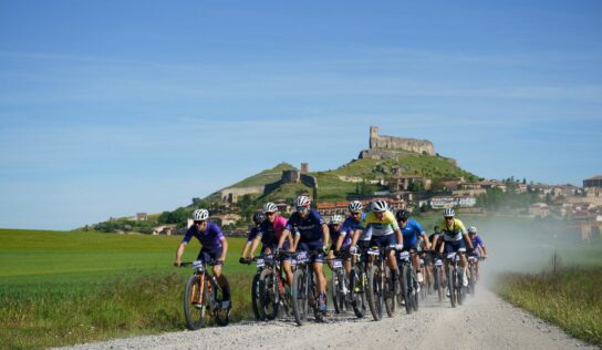 Youssef Issmaili y Beatriz Martínez conquistan Atienza en una prueba épica de MTB por la Sierra Norte