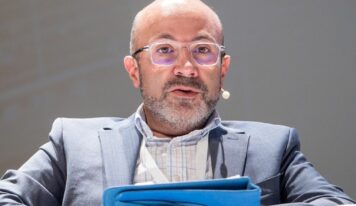 J.D.D. Bornay: «Un crecimiento desordenado del autoconsumo sin acompañamiento normativo ágil son las posibles causas del colapso energético»