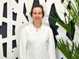 Ana Martínez Buil, dermatóloga de Policlínica Gipuzkoa: «La cicatrización hipertrófica es más habitual en jóvenes y, aunque no se puede prevenir, se recomienda tratar lo antes posible»