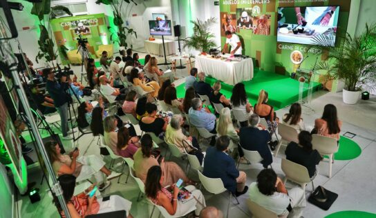 ‘Abuelos Influencers’: arranca la campaña de carne de conejo que reconecta generaciones a través del sabor