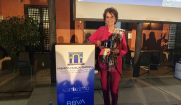 La familia Parra galardonada con los Premios Familia-Empresa que otorga San Telmo Business School