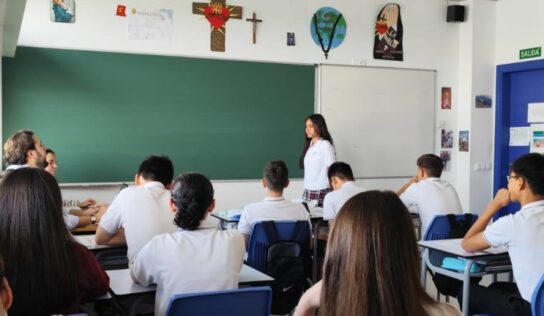 Hablar para aprender: la apuesta del Colegio Juan Pablo II de Parla por los exámenes orales