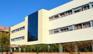 Liceo Villafontana anima a los vecinos de Mostoles y alrededores a pedir la beca de la CAM