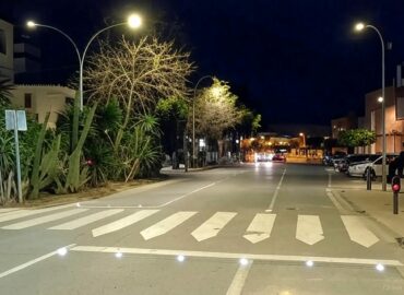Pasos de peatones inteligentes TESLEC en 80 municipios sevillanos