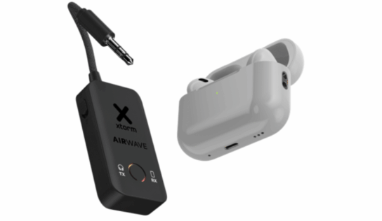 Escuchar un podcast o ver películas o series mientras se viaja y con un sonido de alta calidad es posible gracias a un pequeño adaptador