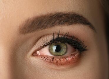 Dr. Héctor Fariña, oftalmólogo de Policlínica Gipuzkoa: «La protección ocular debería ser parte de nuestros imprescindibles de verano»