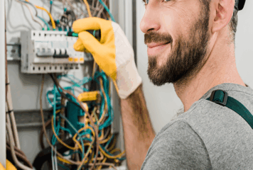 Formación Universitaria prepara el Título Oficial de Técnico en Instalaciones Eléctricas y Automáticas