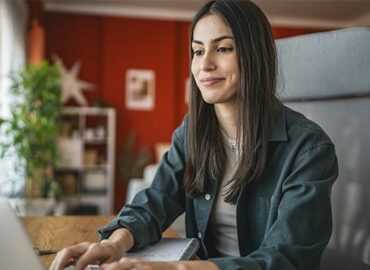 La institución académica Formación Universitaria lidera la preparación para el TS Oficial en Administración y Finanzas
