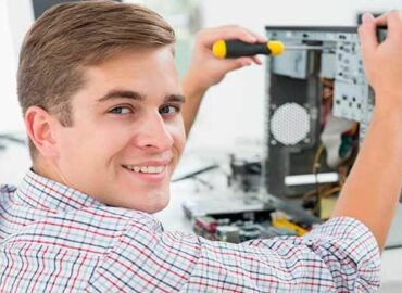 Formación Universitaria lidera la preparación para el FP de Técnico Medio en Sistemas Microinformáticos y Redes