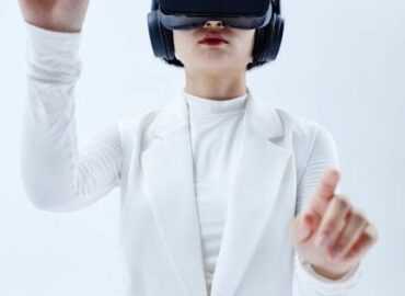 Revolutia convierte la IA en la vía rápida al empleo: 4 meses frente a 4 años de carrera