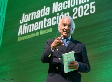 El Dr. Manuel de la Peña, gurú de la longevidad, aclamado por los farmacéuticos por desvelar los secretos