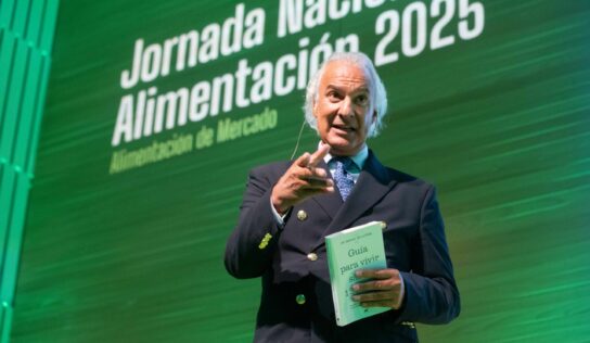 El Dr. Manuel de la Peña, gurú de la longevidad, aclamado por los farmacéuticos por desvelar los secretos