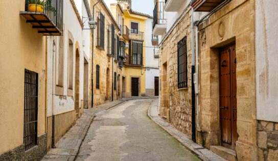 El Fondo de la Comunidad de Airbnb apoya a seis asociaciones españolas para preservar y dinamizar comunidades rurales en todo el país