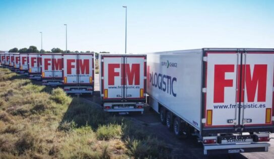 FM Logistic Ibérica refuerza su flota con 40 nuevos tráilers rotulados para consolidar corredores de transporte más robustos