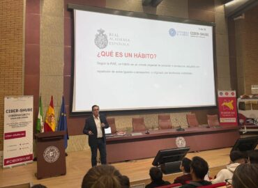 Ignacio Campoy enseña en la Universidad de Almería los 8 hábitos para convertirse en un líder influyente
