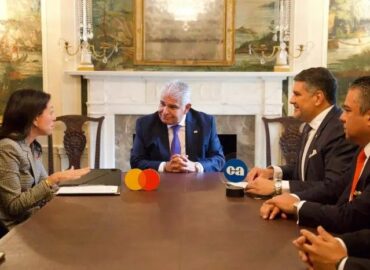 Caja de Ahorros y Mastercard impulsan la digitalización de los subsidios estatales en Panamá