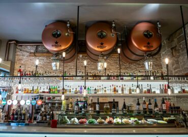 Tres generaciones y un mismo ‘caliu’: Tapas La Bona Sort en el corazón del Born de Barcelona