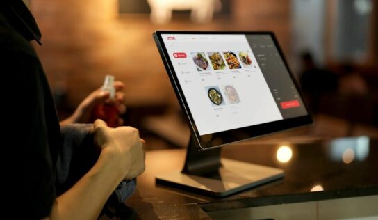 Discove impulsa la digitalización de comercio y hostelería en España con soluciones TPV inteligentes