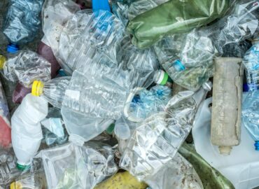 Con más de 400 millones de toneladas de plástico generadas en 2025, Roll’eat advierte de la urgencia de reducir residuos desde gestos cotidianos