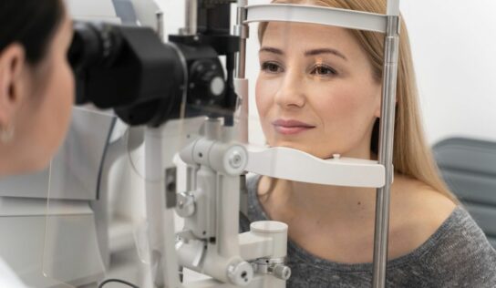 «Los ojos son una auténtica ventana a la salud de distintos órganos del cuerpo. A través de la exploración ocular podemos detectar signos de ciertas enfermedades», doctora Evangelina Grillo, especialista en Oftalmología del Hospital Quirónsalud Vitoria