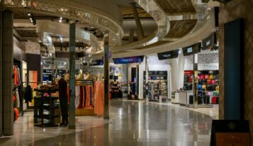 Young Promotion impulsa activaciones en aeropuertos con estructura internacional y resultados medibles