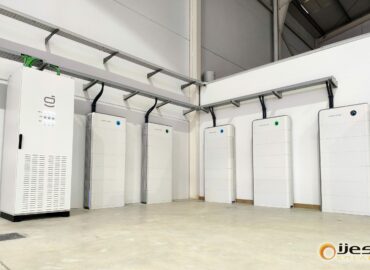 Ijes Solar garantiza el suministro eléctrico ininterrumpido en la empresa Mundobarquillo con un backup solar sin corte de energía