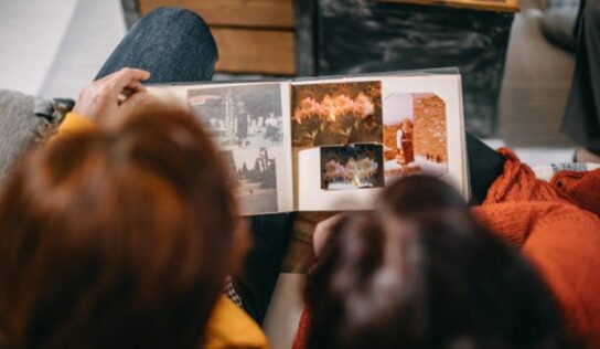Los álbumes personalizables: el regalo más emotivo para este Día de la Madre, según 123tinta.es