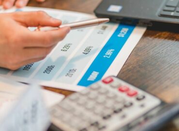 CREDIAHORA analiza el comparador de préstamos como herramienta de ahorro para las familias españolas y fuente de tranquilidad financiera