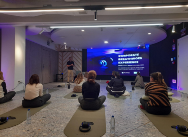 Breathwork Madrid impulsa una nueva tendencia en empresas: sesiones de respiración consciente para mejorar la cohesión y el bienestar de los equipos