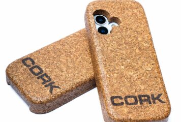 CORK PRO TECH, una funda flotante para evitar la pérdida del móvil en el agua