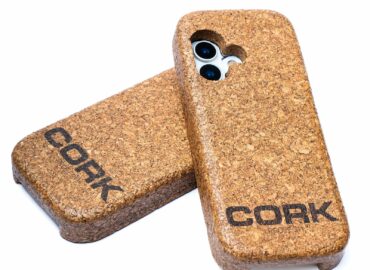 CORK PRO TECH, una funda flotante para evitar la pérdida del móvil en el agua