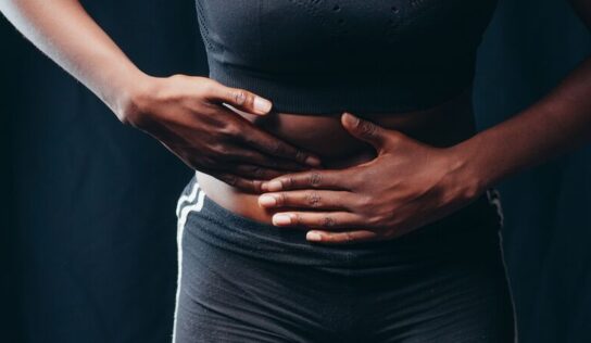 Dolor abdominal que va a más: cuándo puede ser apendicitis