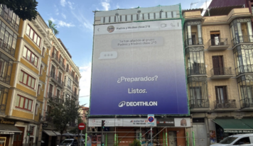 La vuelta al cole empieza cuando llegan los grupos de WhatsApp: Decathlon lo lleva al centro de Madrid