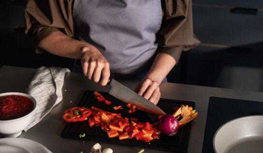 Cómo elegir un buen cuchillo: las claves de Fissler para cortar con precisión durante más tiempo
