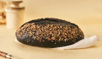 Leon The Baker explica las 7 razones por las que el pan de carbón debería incluirse en la dieta