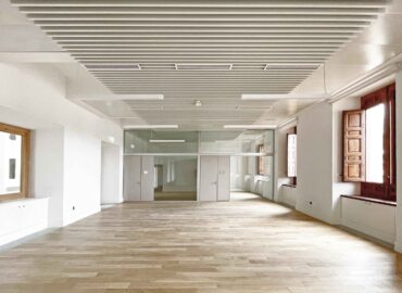Nuncio Nuevo, una rehabilitación que devuelve espacio y luz a la arquitectura de Haan
