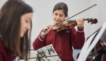 El Colegio Juan Pablo II de Parla apuesta por la música para educar la atención y el gusto por la belleza
