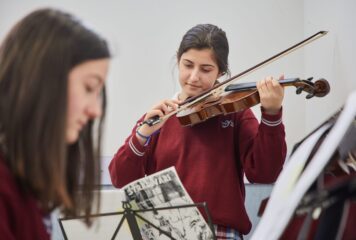 El Colegio Juan Pablo II de Parla apuesta por la música para educar la atención y el gusto por la belleza
